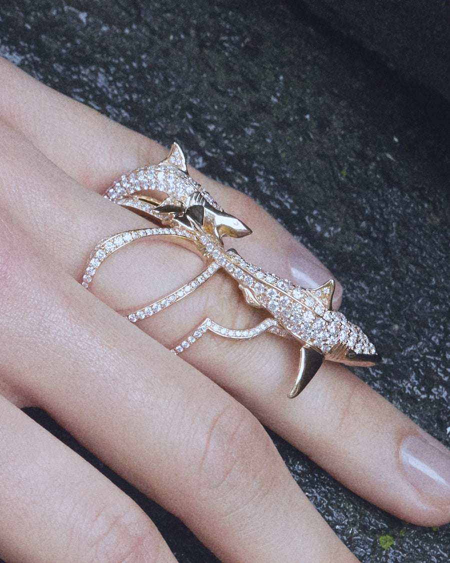 Double Shark Twist Ring With Diamonds