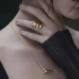 PANTHER PENDANT IN YELLOW GOLD WITH PAVE PETAL